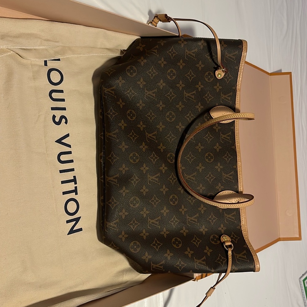 Louis Vuitton 100% Authentic MM Tote